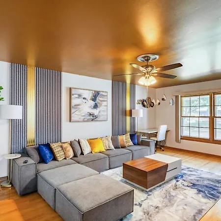 Luxury 8 Guest, King Bed, Garage Vila